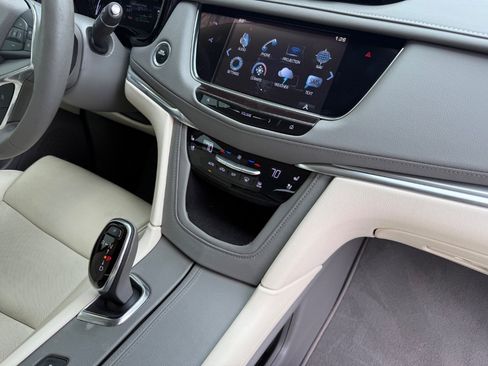 Used 2017 Cadillac XT5 Premium Luxury w/ Driver Assist Package FWD image 26