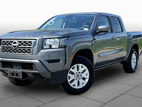 Used 2023 Nissan Frontier SV w/ Technology Package AWD/4WD image 2