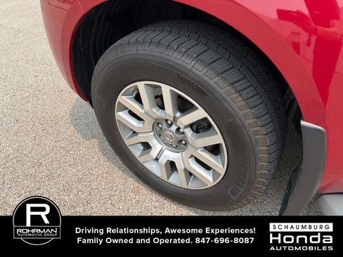 Used 2010 Nissan Pathfinder LE w/ Navigation Pkg AWD/4WD image 11