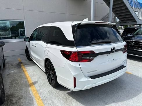 Used 2025 Honda Odyssey Sport-L image 4