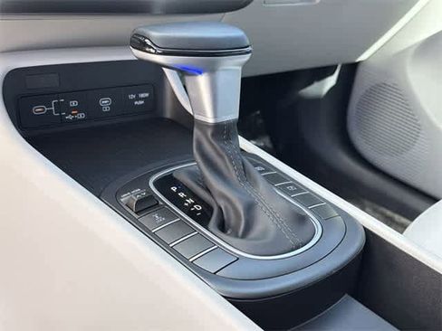 Certified 2025 Hyundai Kona SEL image 23