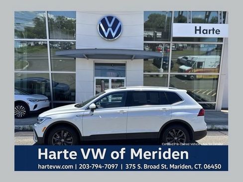 Certified 2023 Volkswagen Tiguan SE w/ Panoramic Sunroof Package AWD/4WD image 1