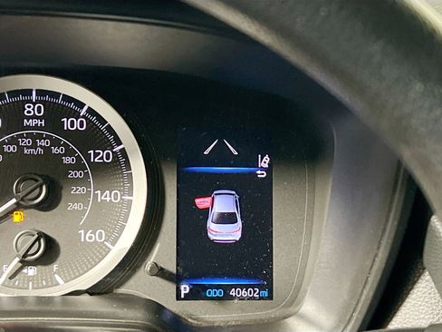 Used 2022 Toyota Corolla LE image 17