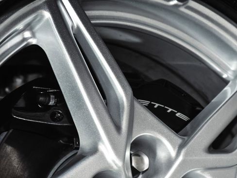 Used 2023 Chevrolet Corvette Stingray Premium Cpe w/ Body-Color Dual Roof Package RWD image 89