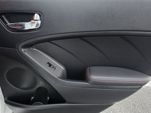 Used 2017 Kia Forte SX FWD image 14