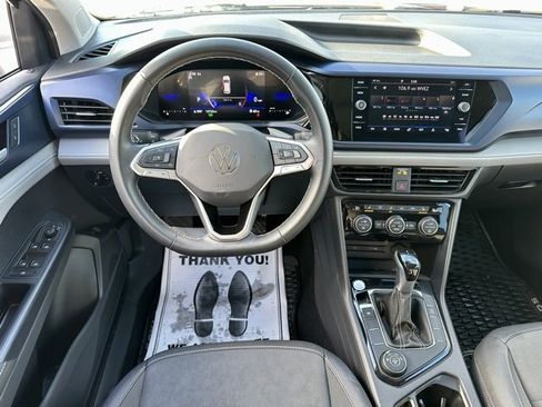 Used 2024 Volkswagen Taos SE image 16