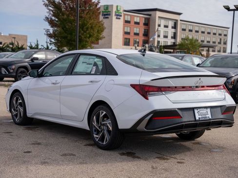 New 2025 Hyundai Elantra Sport image 6