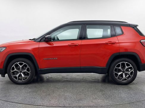 Used 2025 Jeep Compass Limited image 5