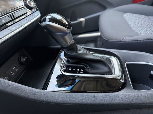 Used 2018 Hyundai Ioniq Blue FWD image 23