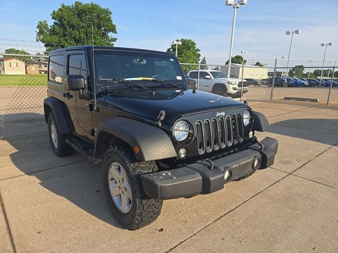 Used 2015 Jeep Wrangler Sport w/ Quick Order Package 24S AWD/4WD image 2