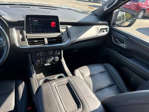 Used 2023 Chevrolet Suburban LT image 18