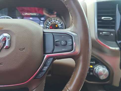 Used 2019 RAM 1500 Laramie AWD/4WD image 22