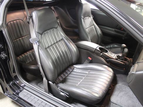 Used 2000 Chevrolet Camaro Z28 w/ SS Performance/Appearance Pkg image 23