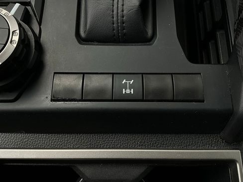 Used 2025 Toyota Tacoma TRD Off-Road image 21