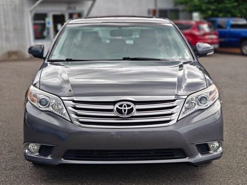 Used 2012 Toyota Avalon FWD image 2