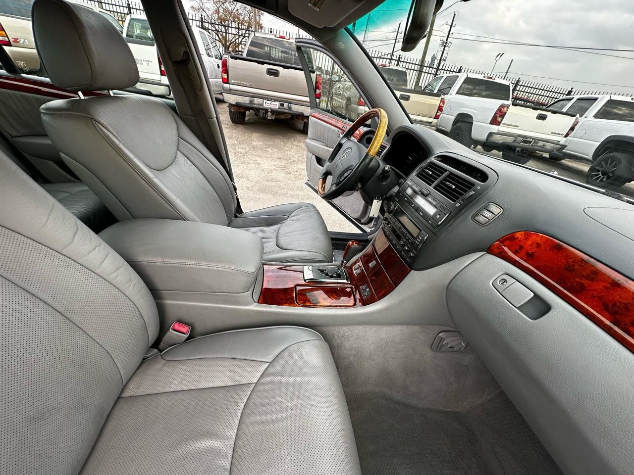 Used 2004 Lexus LS 430 RWD image 54