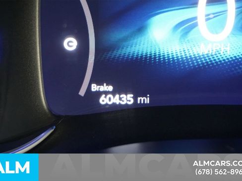 Used 2024 Chrysler Pacifica Select image 55