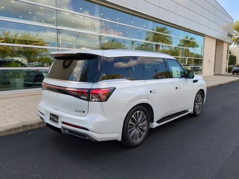 New 2026 INFINITI QX80 Luxe w/ Cargo Package image 4