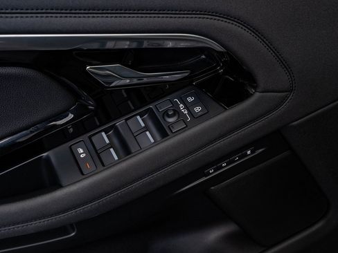 Used 2023 Land Rover Range Rover Evoque R-Dynamic SE image 26