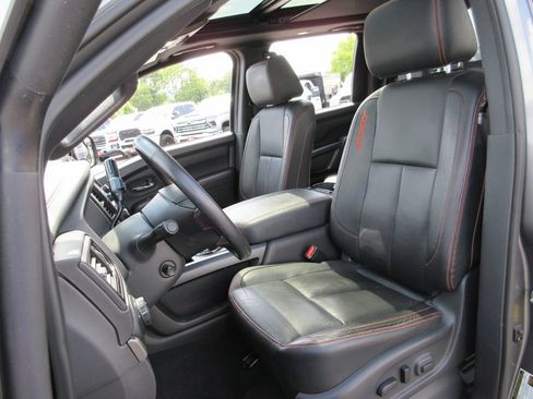Used 2021 Nissan Titan PRO-4X w/ Pro-4x Convenience Package AWD/4WD image 22