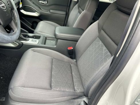 New 2026 Nissan Frontier SV w/ SV Convenience Package AWD/4WD image 15