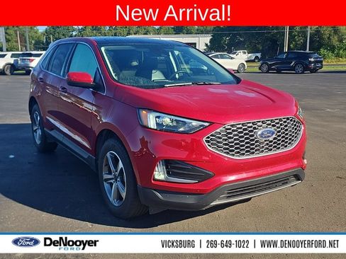 Used 2024 Ford Edge SEL w/ Convenience Package AWD/4WD image 3