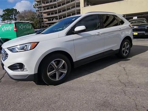 Used 2021 Ford Edge SEL w/ Convenience Package image 4