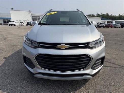 Used 2019 Chevrolet Trax LT w/ LT Convenience Package AWD/4WD image 2