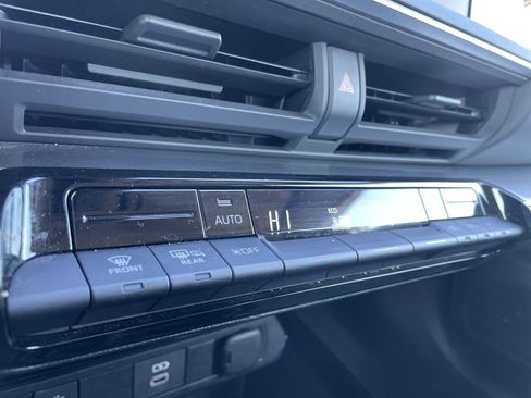 Used 2025 Toyota Prius LE image 24