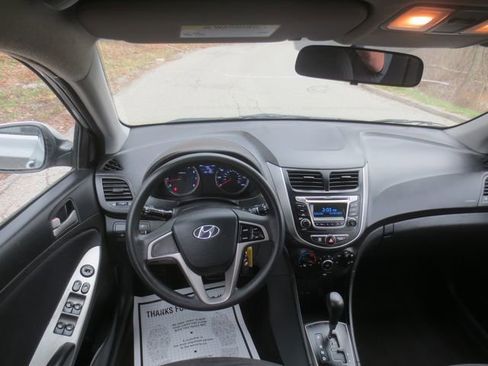 Used 2017 Hyundai Accent SE FWD image 9