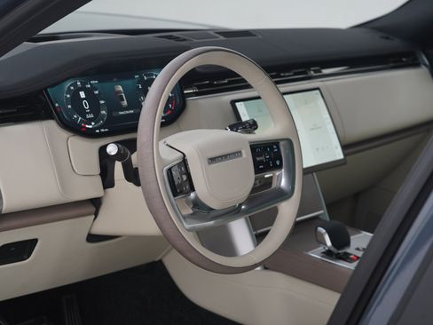 Used 2025 Land Rover Range Rover SE AWD/4WD image 21