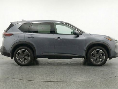 Used 2025 Nissan Rogue SV image 11