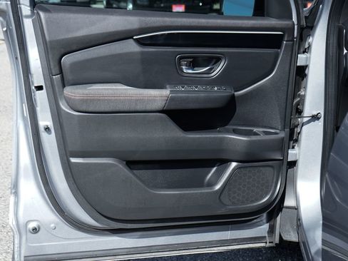 Used 2023 Honda Pilot Sport image 15