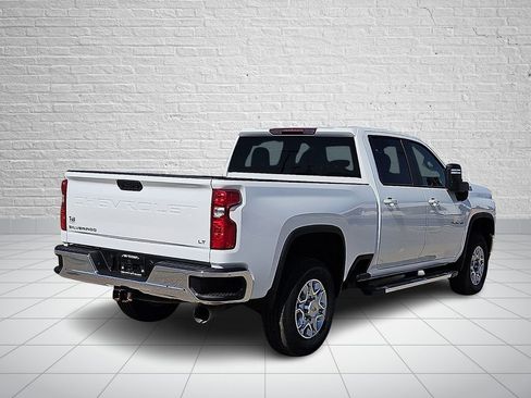 Used 2023 Chevrolet Silverado 2500 LT w/ Convenience Package AWD/4WD image 4