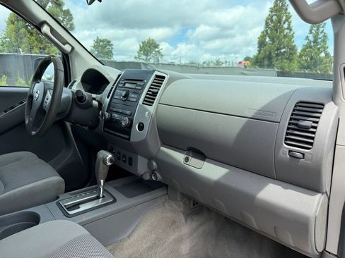 Used 2012 Nissan Frontier SV AWD/4WD image 19