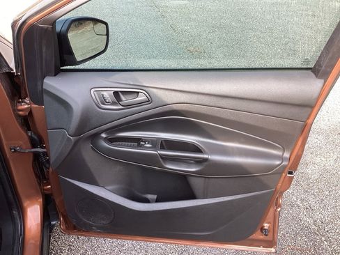 Used 2017 Ford Escape S image 25