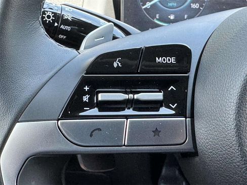 Used 2024 Hyundai Tucson Limited image 19