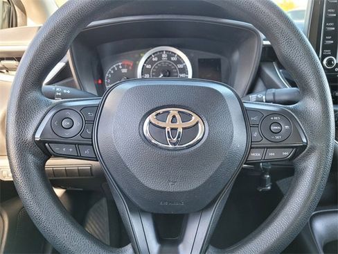 Used 2022 Toyota Corolla LE image 27