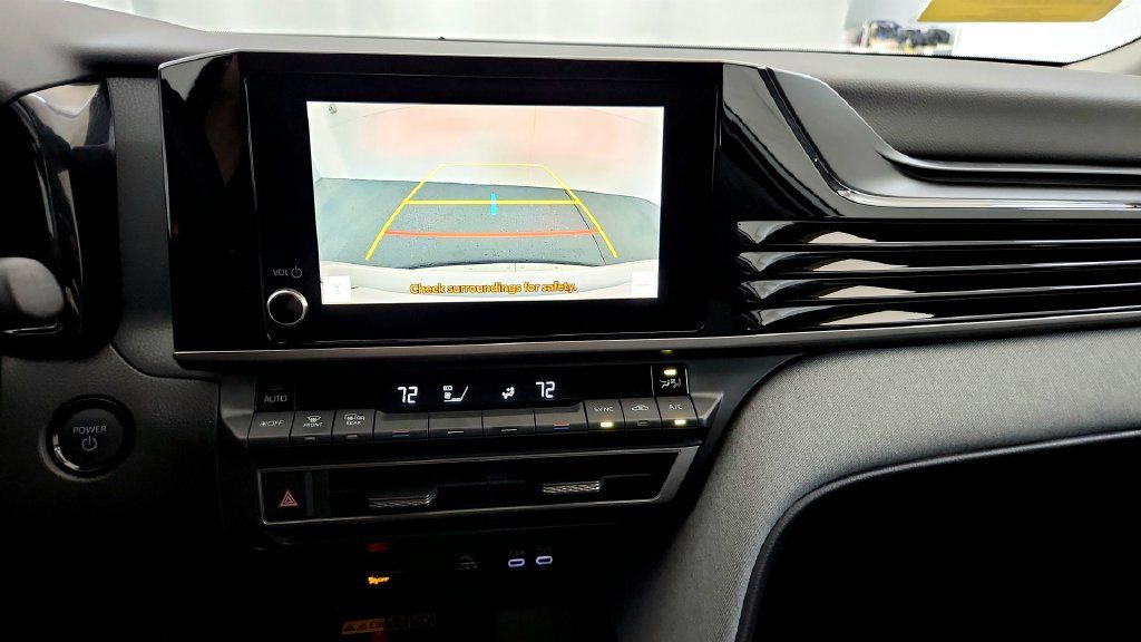 Used 2025 Toyota Camry LE AWD/4WD image 39