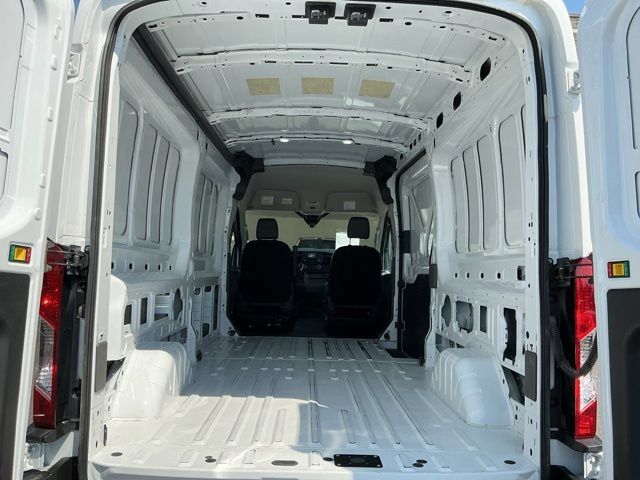 Used 2025 Ford Transit 250 148 Medium Roof Extended AWD image 8