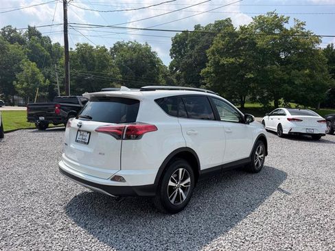 Used 2018 Toyota RAV4 XLE FWD image 7