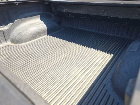 Used 2019 RAM 1500 Laramie AWD/4WD image 12