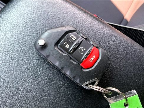 Used 2018 Jeep Wrangler Unlimited Sport S AWD/4WD image 13