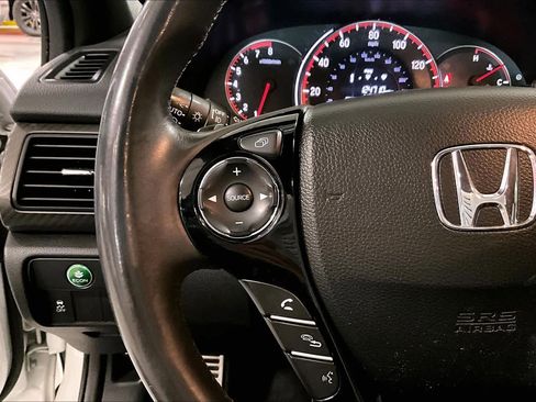 Used 2017 Honda Accord Sport image 19