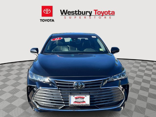 Certified 2022 Toyota Avalon XLE w/ Moonroof Package FWD image 3