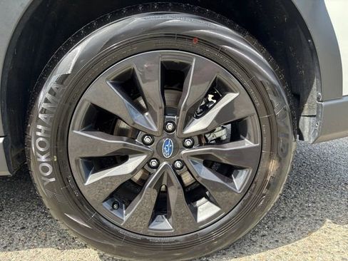Certified 2025 Subaru Outback Onyx Edition AWD/4WD image 28