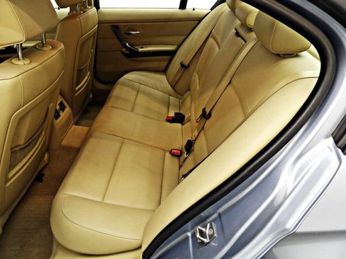 Used 2009 BMW 328i xDrive Sedan image 10