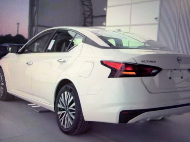 Certified 2025 Nissan Altima 2.5 SV AWD/4WD image 10