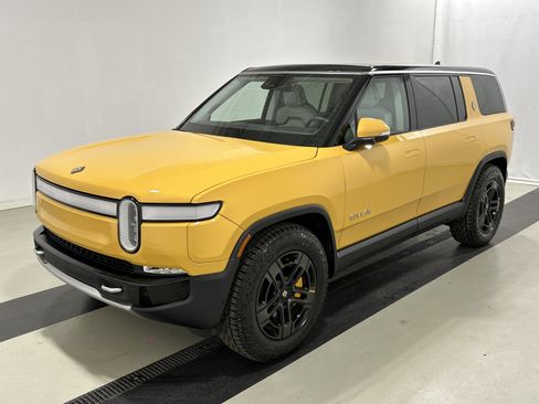 Used 2023 Rivian R1S Adventure AWD/4WD image 1