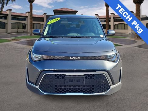 Used 2025 Kia Soul LX w/ LX Technology Package FWD image 3